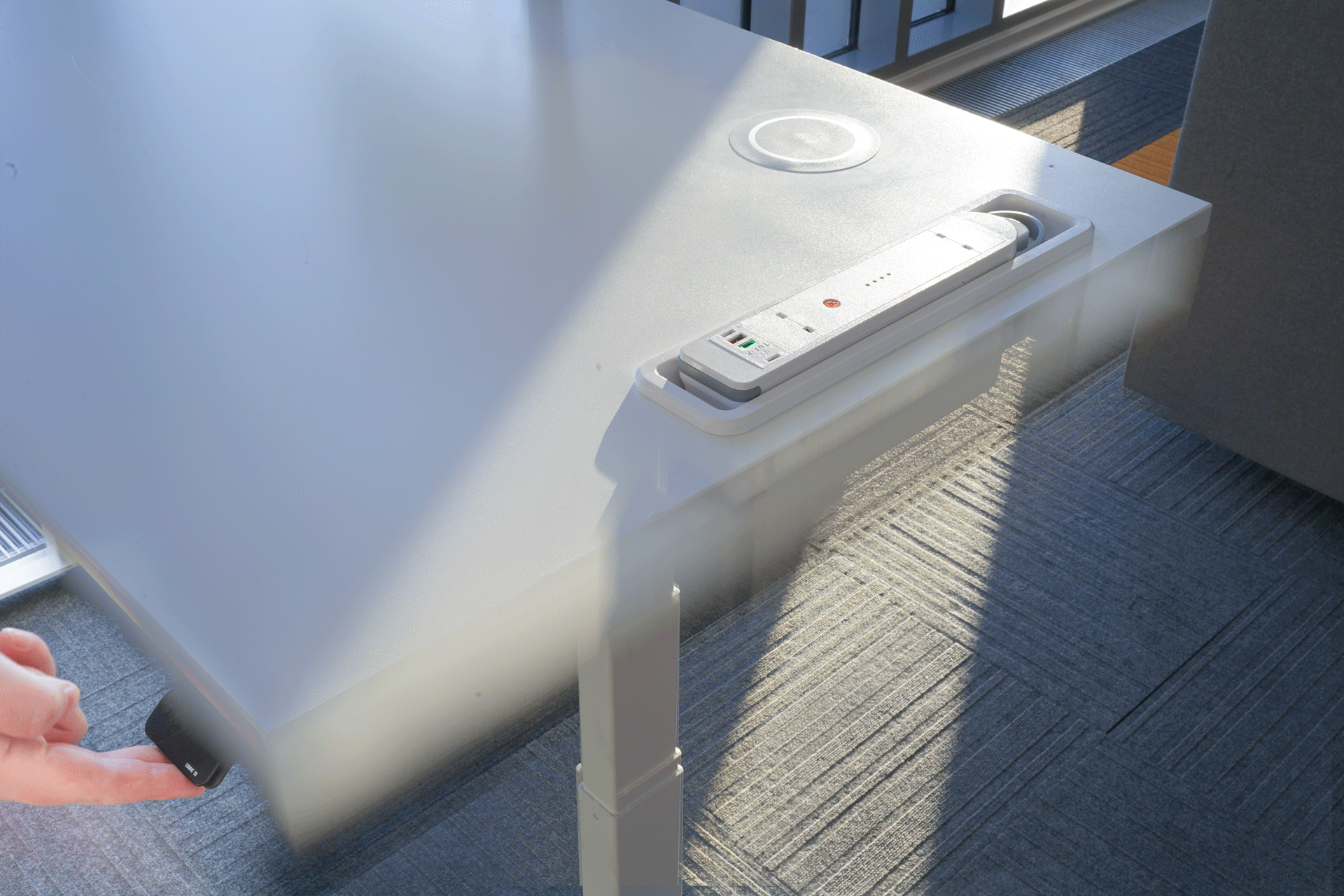 cable-free power for sit-stand desks | OE Electrics