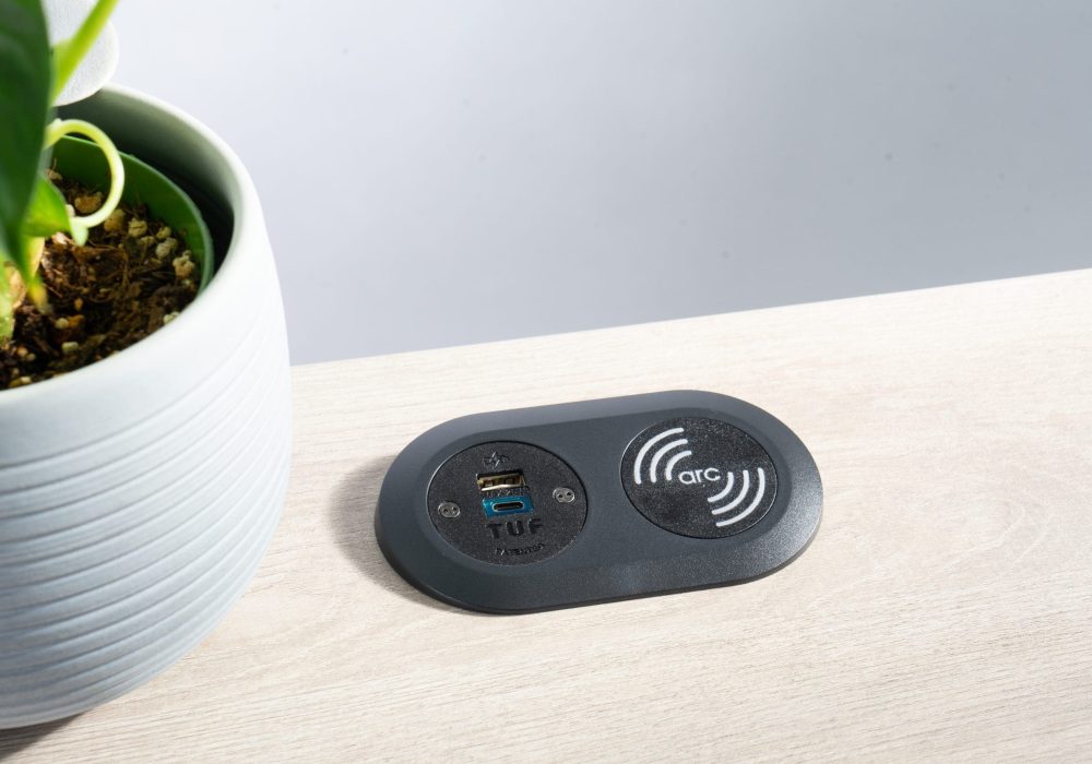 PIP-2_WIRELESS-CANISTER_TUF-R-72W_ANGLED_BLACK-BLACK-2